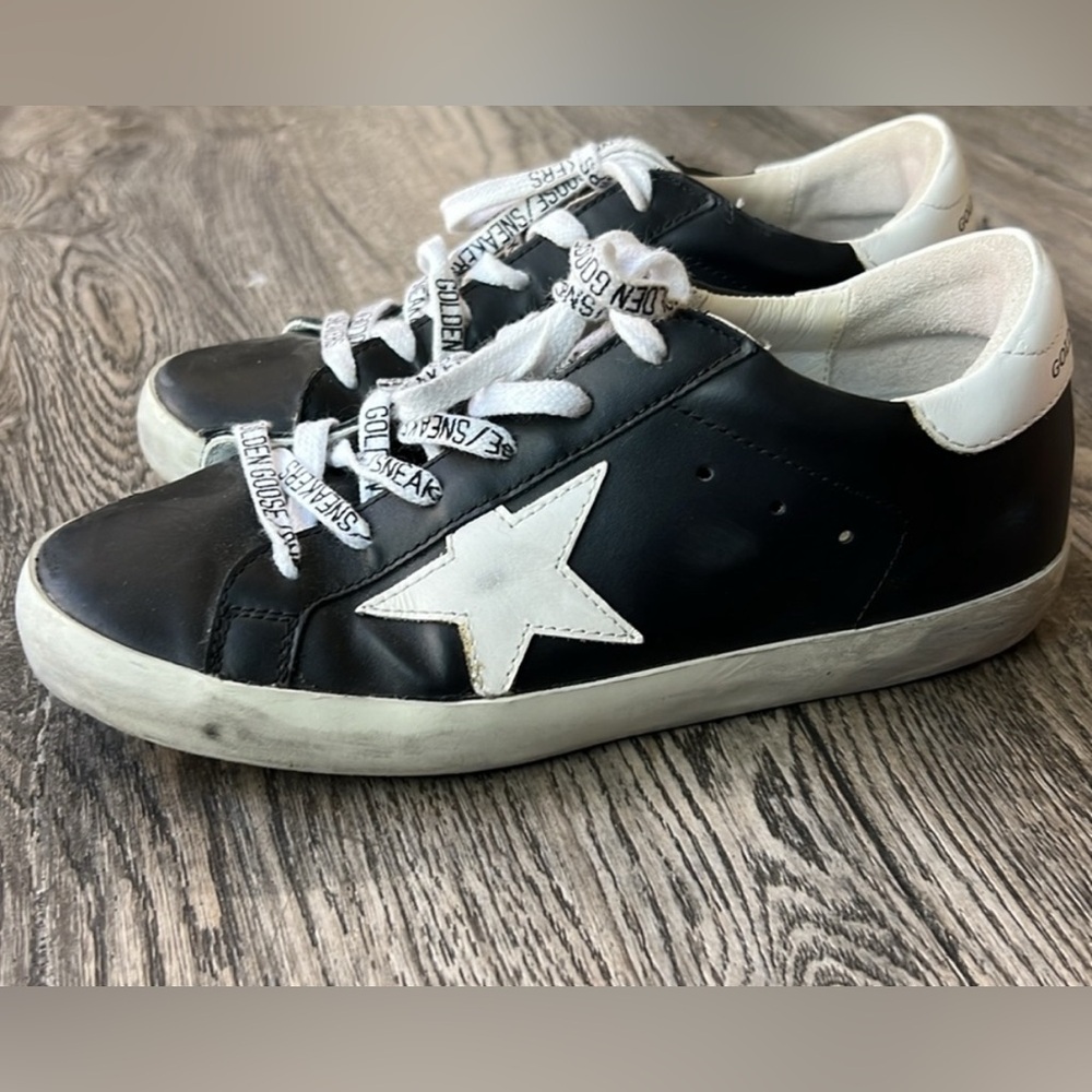 Golden Goose black leather sneaker